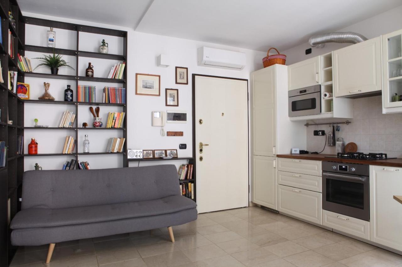 Terrace Apartment Close To Metro Station Milánó Kültér fotó