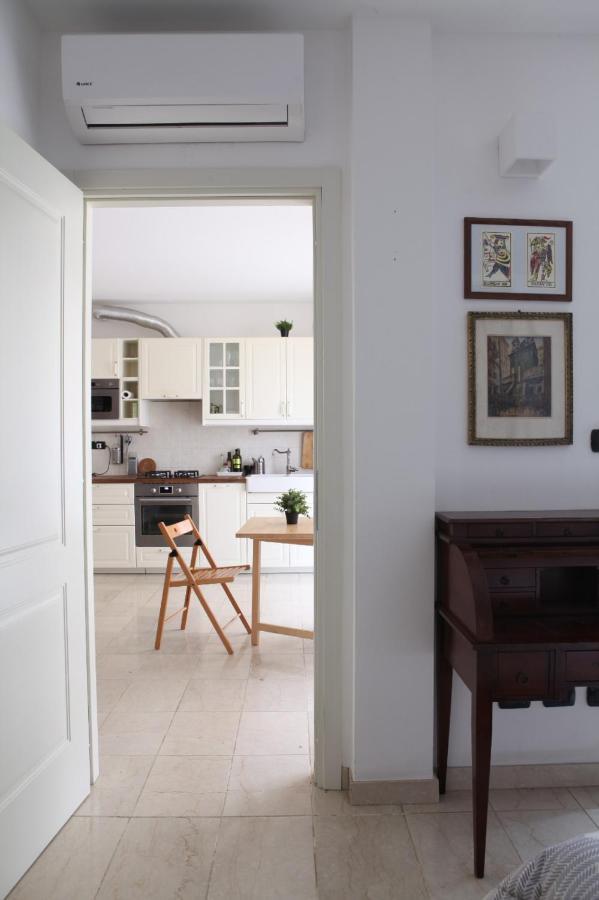 Terrace Apartment Close To Metro Station Milánó Kültér fotó