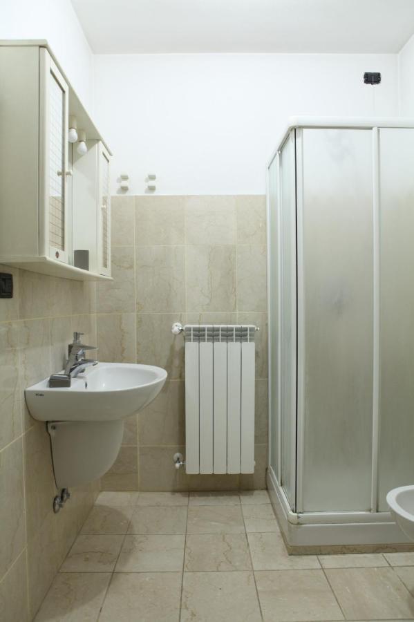 Terrace Apartment Close To Metro Station Milánó Kültér fotó